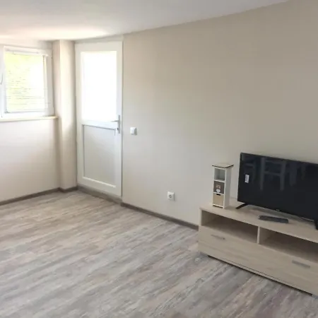 ゲストハウス M&v House *